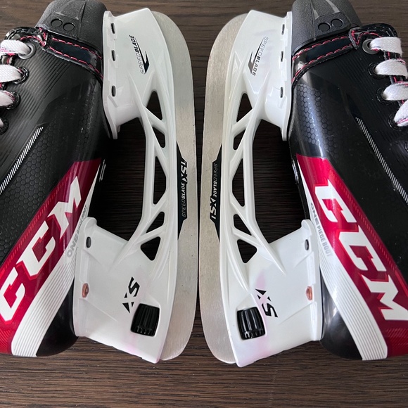 CCM Jetspeed Vibe Junior Ice Hockey Skates Size 3 Regular - Picture 8 of 16